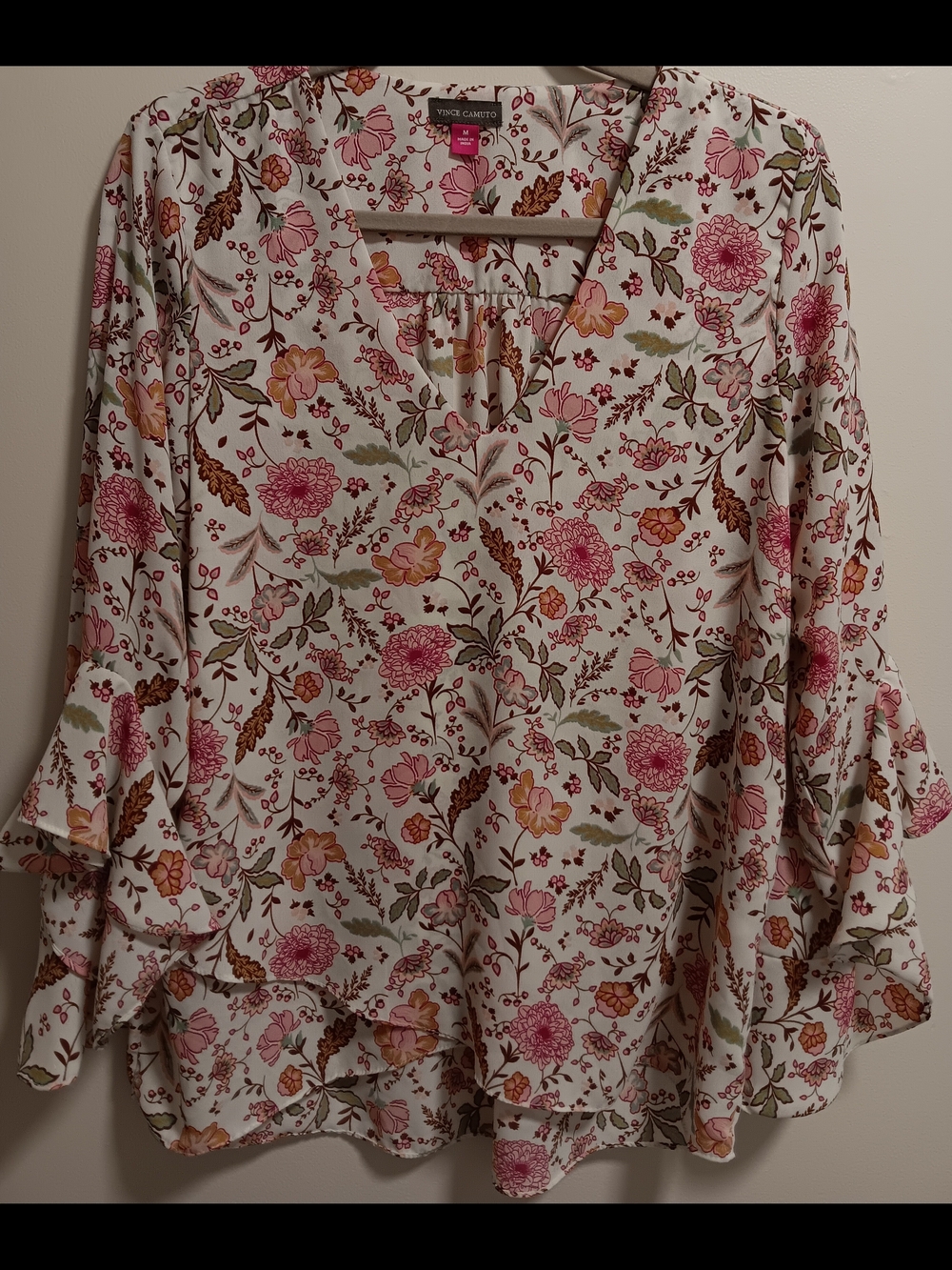 Vince Camuto Cream Floral V-Neck Ruffle Sleeve Blouse